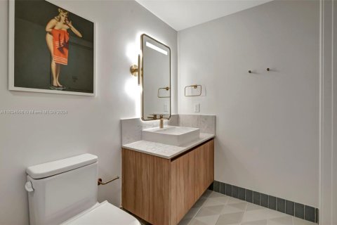 Condo in Miami, Florida, 2 bedrooms  № 1691827 - photo 14