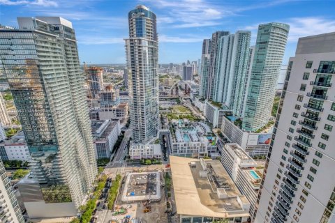 Condo in Miami, Florida, 2 bedrooms  № 1691827 - photo 17