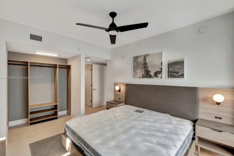 Condo in Miami, Florida, 2 bedrooms  № 1691827 - photo 9