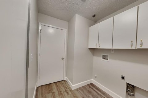 House in Winter Springs, Florida 3 bedrooms, 139.73 sq.m. № 1586766 - photo 9