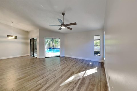 House in Winter Springs, Florida 3 bedrooms, 139.73 sq.m. № 1586766 - photo 5