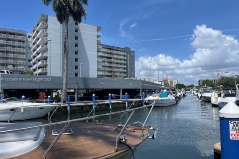 Купить коммерческую недвижимость в Майами, Флорида 417.32м2, № 1920854 - фото 15