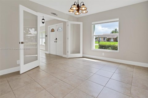 House in Cooper City, Florida 3 bedrooms, 161.46 sq.m. № 1871853 - photo 17