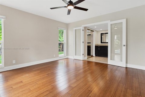 House in Cooper City, Florida 3 bedrooms, 161.46 sq.m. № 1871853 - photo 4
