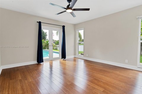 House in Cooper City, Florida 3 bedrooms, 161.46 sq.m. № 1871853 - photo 20