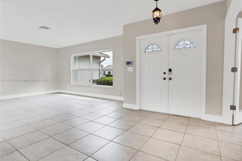 House in Cooper City, Florida 3 bedrooms, 161.46 sq.m. № 1871853 - photo 6