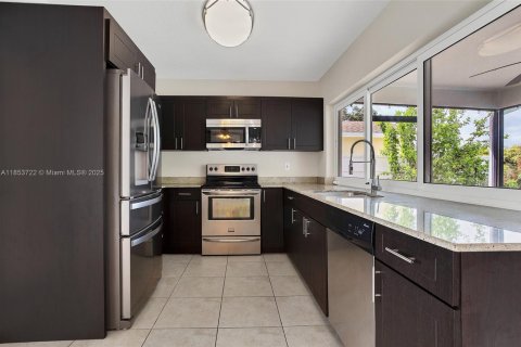 House in Cooper City, Florida 3 bedrooms, 161.46 sq.m. № 1871853 - photo 3