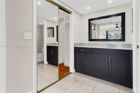 House in Cooper City, Florida 3 bedrooms, 161.46 sq.m. № 1871853 - photo 23