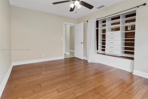 House in Cooper City, Florida 3 bedrooms, 161.46 sq.m. № 1871853 - photo 27