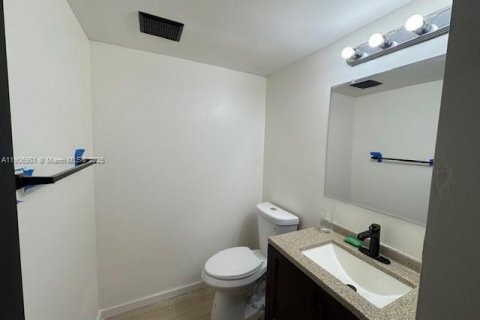 Copropriété à louer à Pembroke Pines, Floride: 1 chambre, 75.34 m2 № 1967660 - photo 8