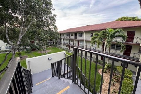 Copropriété à louer à Pembroke Pines, Floride: 1 chambre, 75.34 m2 № 1967660 - photo 11