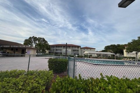 Copropriété à louer à Pembroke Pines, Floride: 1 chambre, 75.34 m2 № 1967660 - photo 12