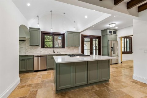 House in Tampa, Florida 4 bedrooms, 472.5 sq.m. № 2227078 - photo 27