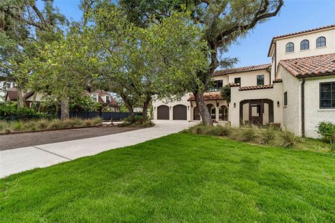 House in Tampa, Florida 4 bedrooms, 472.5 sq.m. № 2227078 - photo 4