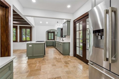 House in Tampa, Florida 4 bedrooms, 472.5 sq.m. № 2227078 - photo 26