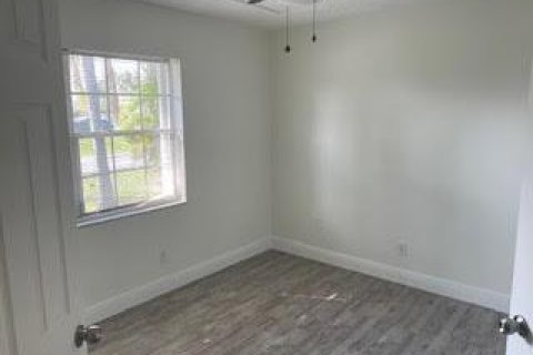 Touwnhouse à louer à Jupiter, Floride: 2 chambres, 234.11 m2 № 2416085 - photo 13