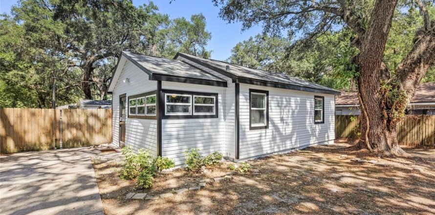 House in Tampa, Florida 2 bedrooms, 81.75 sq.m. № 1807356