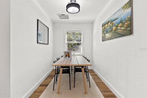 House in Tampa, Florida 2 bedrooms, 81.75 sq.m. № 1807356 - photo 6