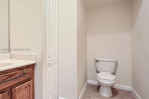 Touwnhouse à louer à Homestead, Floride: 3 chambres, 146.79 m2 № 2168303 - photo 8