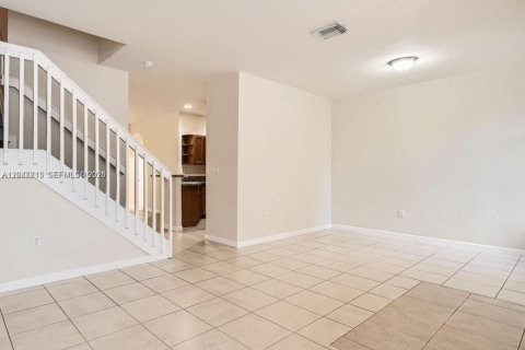 Touwnhouse à louer à Homestead, Floride: 3 chambres, 146.79 m2 № 2168303 - photo 7