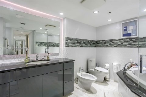 Купить кондоминиум в Халландейл-Бич, Флорида 2 спальни, 155.8м2, № 2028582 - фото 19