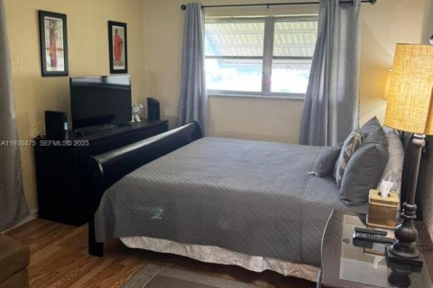 Condo in Plantation, Florida, 2 bedrooms  № 1992518 - photo 10