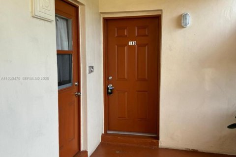 Condo in Plantation, Florida, 2 bedrooms  № 1992518 - photo 2