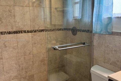 Condo in Plantation, Florida, 2 bedrooms  № 1992518 - photo 13