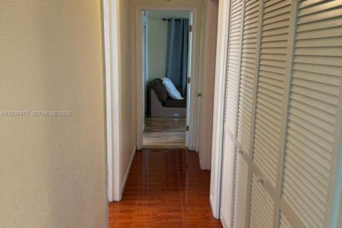 Condo in Plantation, Florida, 2 bedrooms  № 1992518 - photo 7