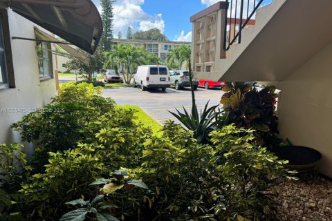 Condo in Plantation, Florida, 2 bedrooms  № 1992518 - photo 20