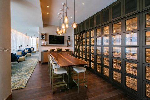 Condo in Sunny Isles Beach, Florida, 4 bedrooms  № 2060092 - photo 24