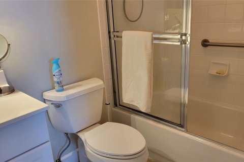 Condo in Sarasota, Florida, 2 bedrooms  № 813410 - photo 8