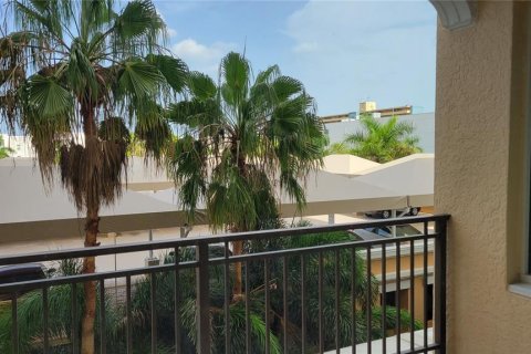 Condo in Sarasota, Florida, 2 bedrooms  № 813410 - photo 13