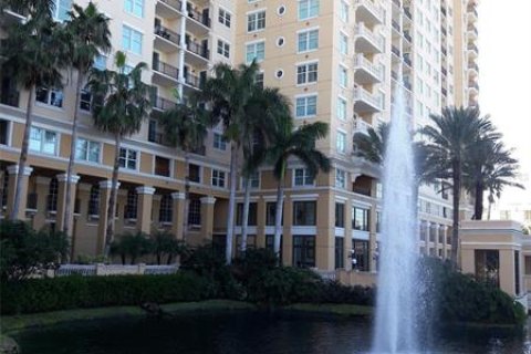 Condo in Sarasota, Florida, 2 bedrooms  № 813410 - photo 1