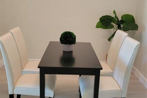 Condominio en alquiler en Sarasota, Florida, 2 dormitorios, 107.77 m2 № 813410 - foto 4