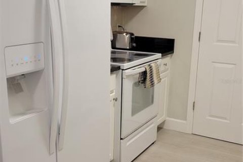 Condo in Sarasota, Florida, 2 bedrooms  № 813410 - photo 3