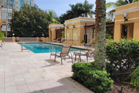 Condo in Sarasota, Florida, 2 bedrooms  № 813410 - photo 23