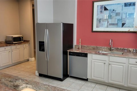 Condo in Sarasota, Florida, 2 bedrooms  № 813410 - photo 17