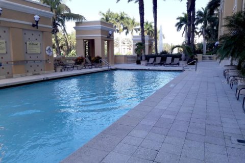 Condo in Sarasota, Florida, 2 bedrooms  № 813410 - photo 24