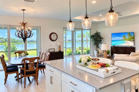 Villa ou maison à vendre à Punta Gorda, Floride: 3 chambres, 155.15 m2 № 2398708 - photo 3