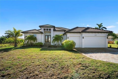 Villa ou maison à vendre à Port Charlotte, Floride: 3 chambres, 219.34 m2 № 2350325 - photo 2