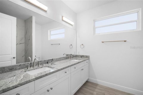 Villa ou maison à vendre à Port Charlotte, Floride: 3 chambres, 219.34 m2 № 2350325 - photo 25