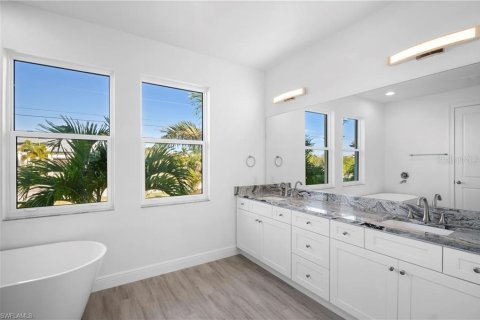 Villa ou maison à vendre à Port Charlotte, Floride: 3 chambres, 219.34 m2 № 2350325 - photo 16