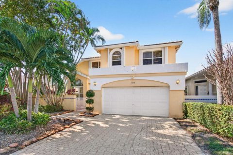 House in Boca Raton, Florida 3 bedrooms, 205.22 sq.m. № 2190773