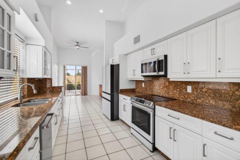 House in Boca Raton, Florida 3 bedrooms, 205.22 sq.m. № 2190773 - photo 17