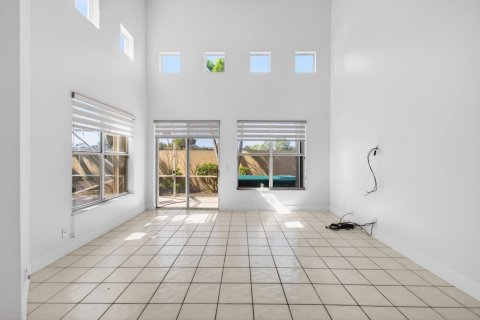 House in Boca Raton, Florida 3 bedrooms, 205.22 sq.m. № 2190773 - photo 6