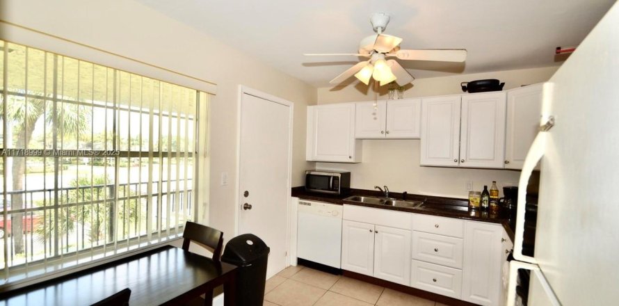 Condominio en Coral Springs, Florida, 2 dormitorios  № 1469988