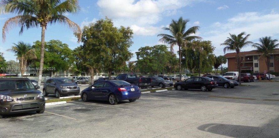 Condo in Hialeah, Florida, 1 bedroom  № 1830518