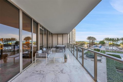 Condo in Bal Harbour, Florida, 2 bedrooms  № 1811157 - photo 14
