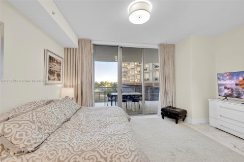 Condo in Bal Harbour, Florida, 2 bedrooms  № 1811157 - photo 24
